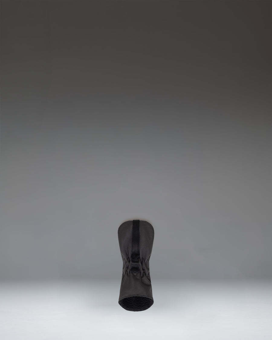 Herschel Heritage Hybrid Head Cover in black, showing the lifestyle view of the golf club cover.